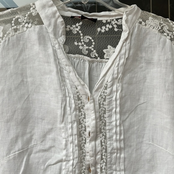 Romeo & Giulia linen white blouse, size M, excellent condition. - Picture 2 of 6